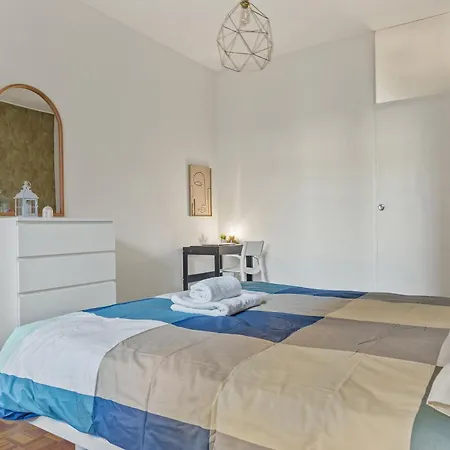 Urban Chic Retreat Station - Loreto Apartment *